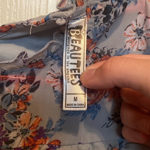 Selling a Shirt - Picture 2 of 2